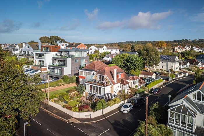 6 Bedroom Detached House For Sale In Whitecliff Road, Poole, BH14