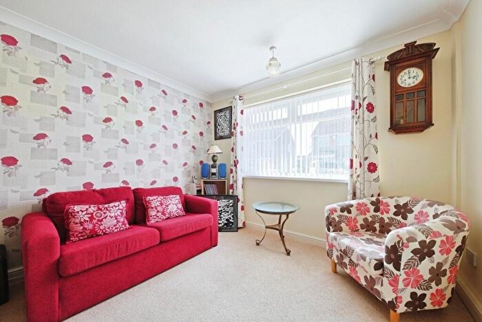 2 Bedroom Semi-Detached Bungalow For Sale In Langford Walk, Hull, HU4