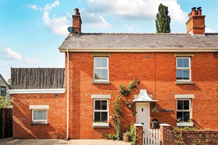 4 Bedroom Semi-Detached House For Sale In Tisbury, SP3