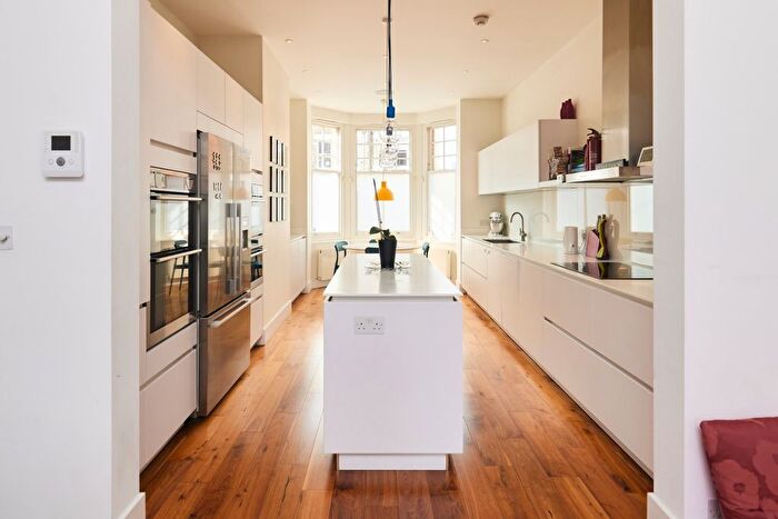 4 Bedroom Terraced House To Rent In Leathwaite Road, Between The Commons, SW11