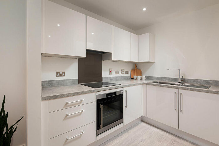1 Bedroom Apartment For Sale In Whiting Avenue, Greenhithe, Kent, ., DA9