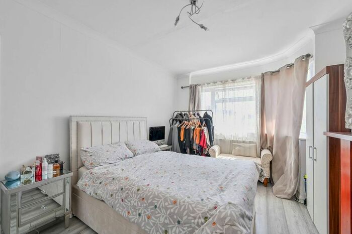 2 Bedroom Maisonette To Rent In Acacia Road, Mitcham, CR4