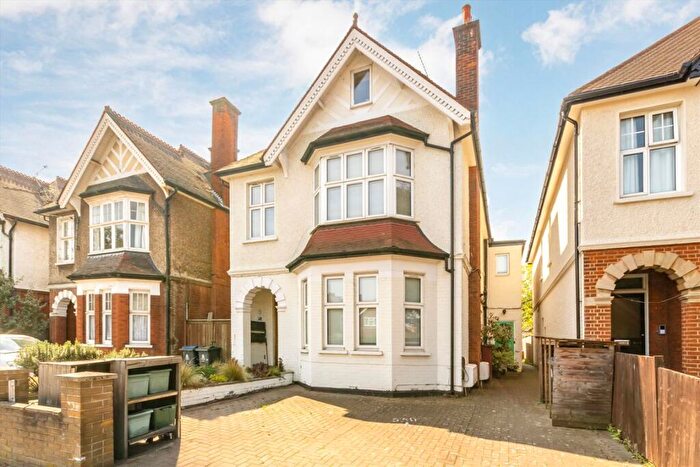 2 Bedroom Flat To Rent In Ewell Road, Surbiton, KT6