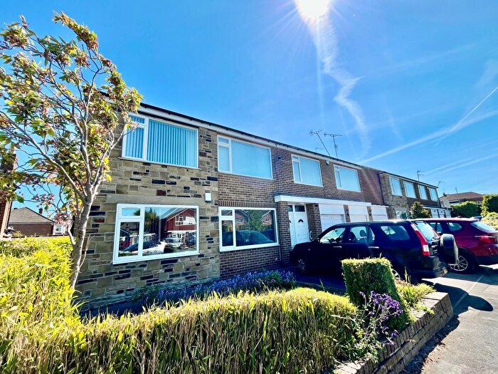 2 Bedroom Flat To Rent In Primley Park Road, Leeds, LS17