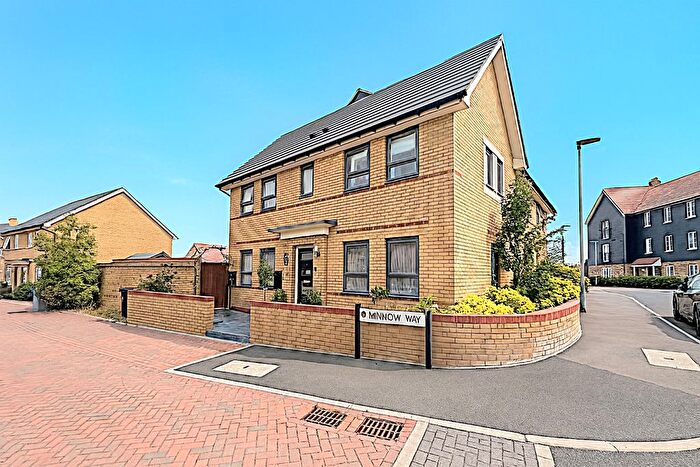 3 Bedroom Semi-Detached House To Rent In Minnow Way, Bedford, MK42