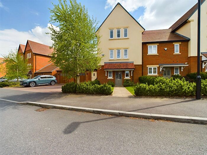 4 Bedroom End Of Terrace House To Rent In Rosebay Crescent, Warfield, Bracknell, Berkshire, RG42