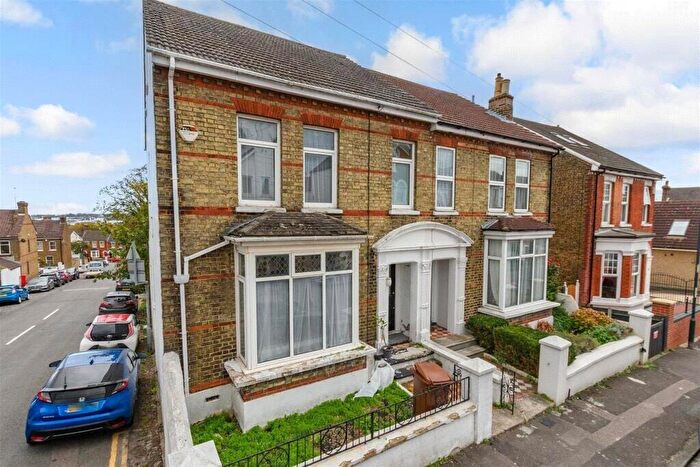 5 Bedroom Semi Detached House For Sale In Jersey Road, Rochester, Kent, ME2