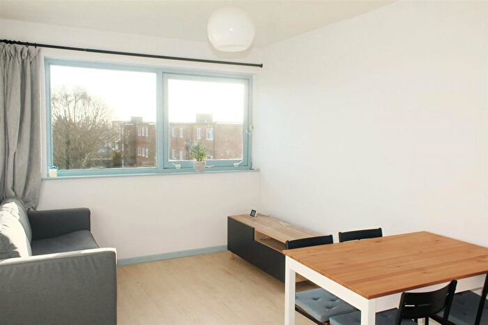 1 Bedroom Flat To Rent In The Nook, Broadgate Avenue, NG9