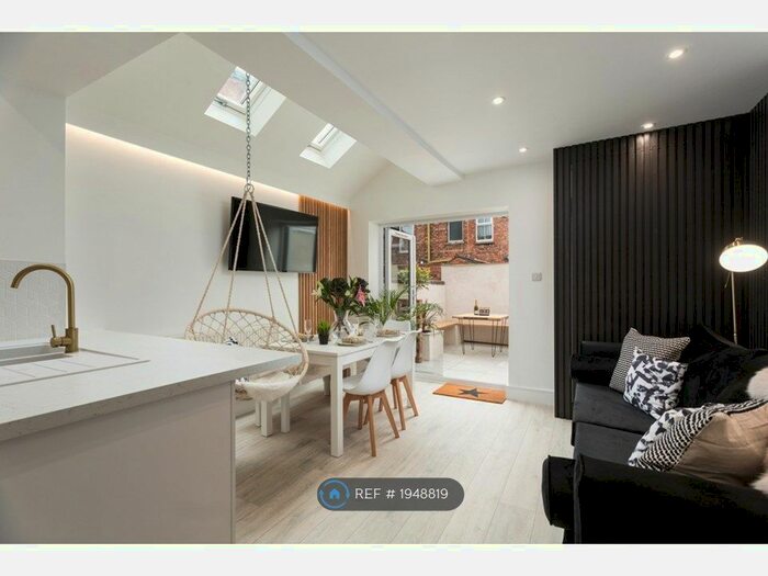 5 Bedroom Terraced House To Rent In Hambleton Terrace, York, YO31