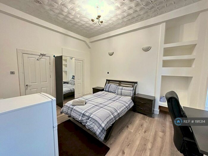4 Bedroom Flat To Rent In Copland Road, Glasgow, G51