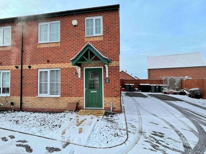 3 Bedroom Semi-Detached House To Rent In Askew Way, Woodville, Swadlincote DE11