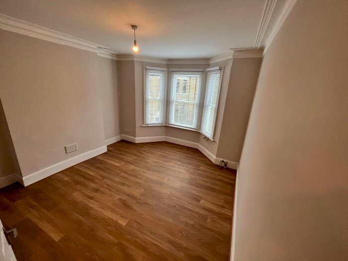 1 Bedroom Flat To Rent In Mowll Street, Oval, SW9