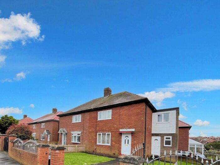 3 Bedroom Semi-Detached House To Rent In Paisley Square, Sunderland, SR3