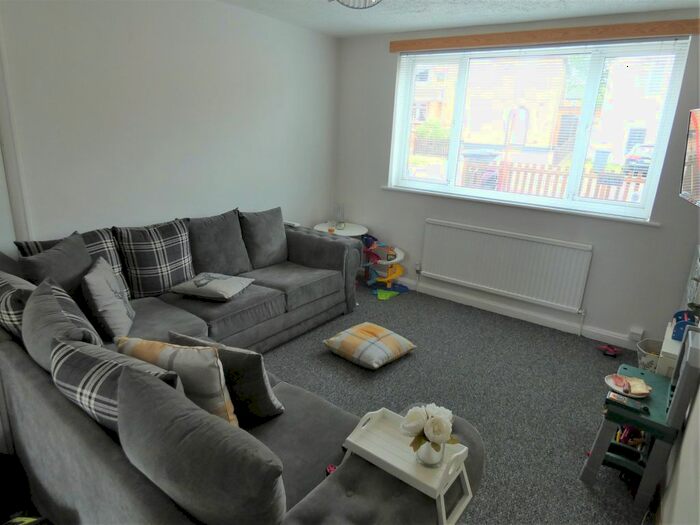 3 Bedroom Town House For Sale In Valence Road, Western Park, Leicester LE3