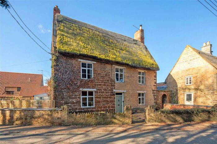 4 Bedroom Semi-Detached House For Sale In Harrowden Road, Orlingbury, Northamptonshire, NN14