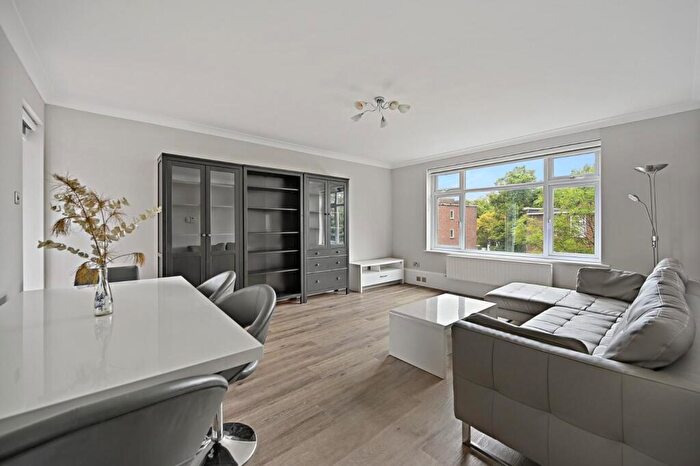 2 Bedroom Apartment To Rent In Ambassador House, Carlton Hill, NW8