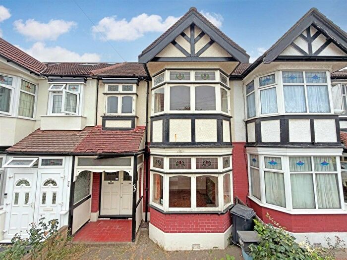 3 Bedroom Terraced House For Sale In Langham Drive, Romford, RM6
