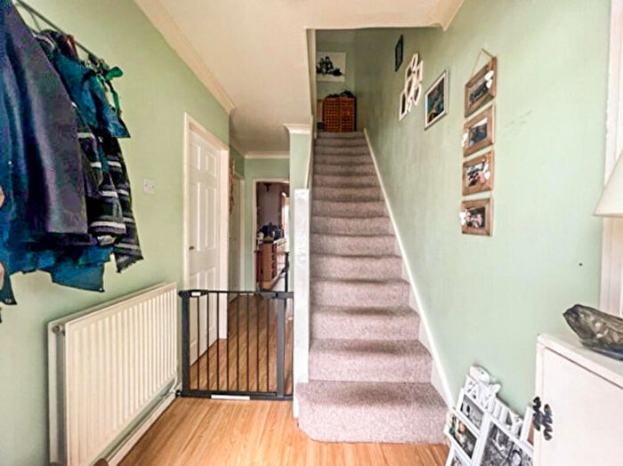 3 Bedroom Terraced House For Sale In Nicholson Road, Thundersley, SS7