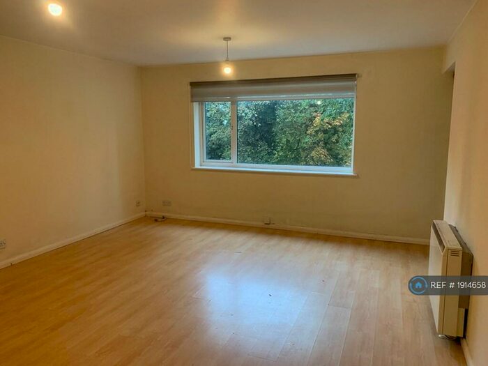 2 Bedroom Flat To Rent In Downs Road, Luton, LU1