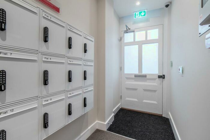 Flat To Rent In Broadhurst Gardens, NW6