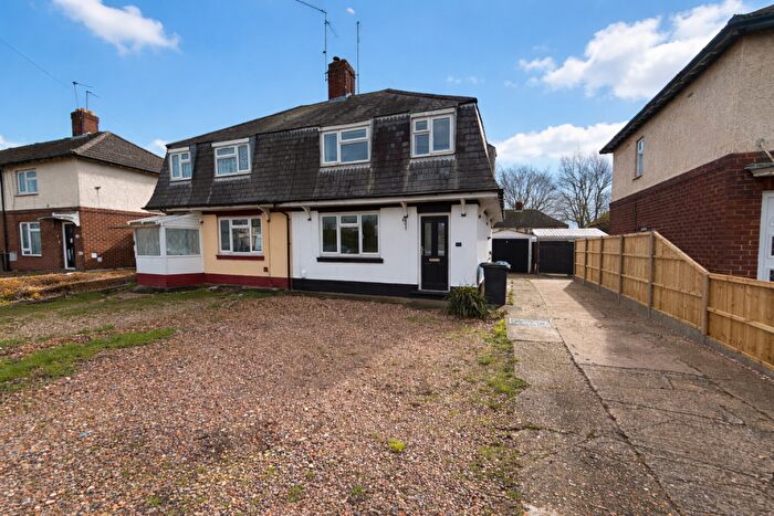 3 Bedroom Semi-Detached House To Rent In St. Marys Road, Kettering, NN15