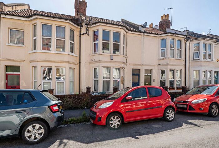 2 Bedroom Flat For Sale In Friezewood Road, Ashton, Bristol, Bristol City, BS3