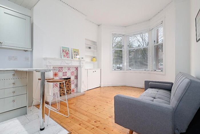 1 Bedroom Flat To Rent In Eastwood Avenue, Shawlands, Glasgow, G41