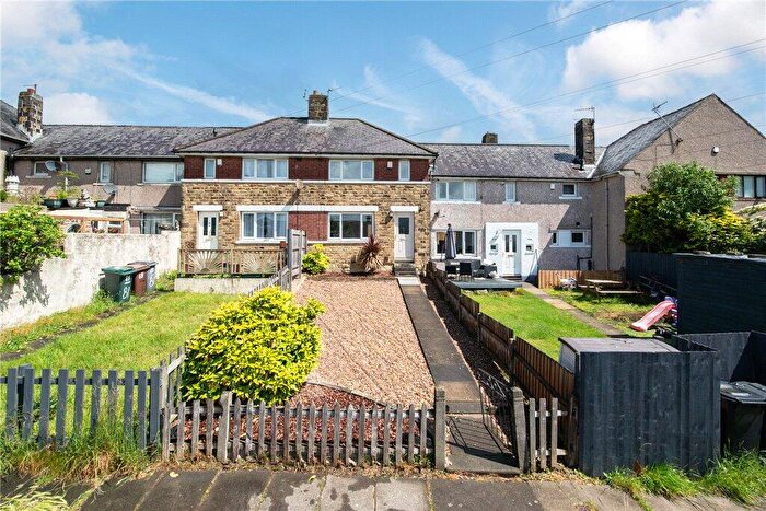 2 Bedroom Terraced House For Sale In The Oval, Bingley, BD16