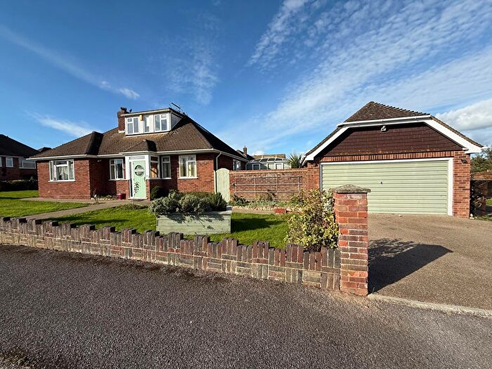 4 Bedroom Detached Bungalow To Rent In Harvey Road, Willesborough, TN24