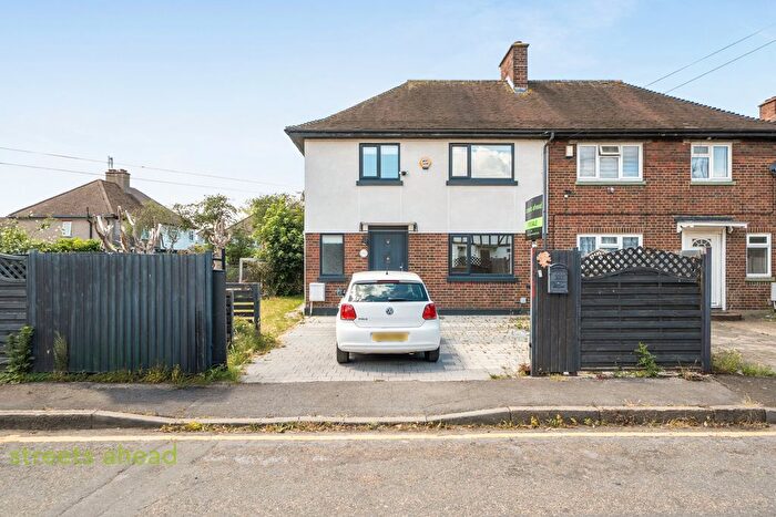 3 Bedroom End Of Terrace House For Sale In Homemead Road, Croydon, CR0
