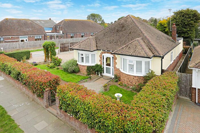 4 Bedroom Bungalow For Sale In Northdown Road, Margate, CT9