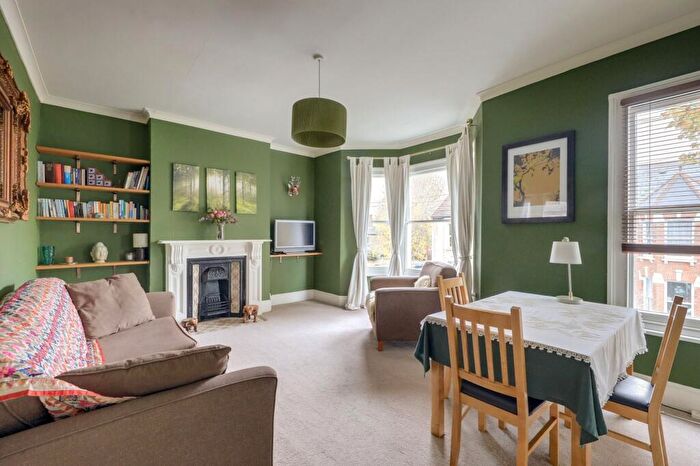 2 Bedroom Flat For Sale In Bovill Road, Forest Hill, SE23
