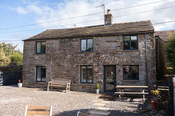 3 Bedroom Link Detached House For Sale In Maryend, Burtersett, Hawes, DL8