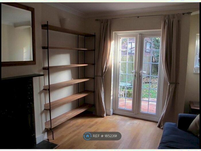 2 Bedroom Flat To Rent In Racton Road, London, SW6