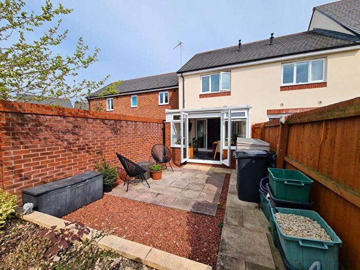 2 Bedroom End Of Terrace House For Sale In Cae Mawr, Wrexham, Wrecsam, LL11