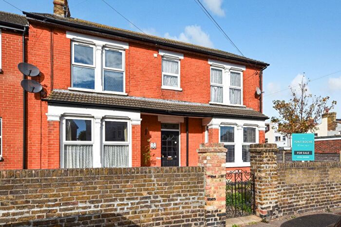 2 Bedroom Flat For Sale In St. Andrews Road, Shoeburyness, Essex, SS3