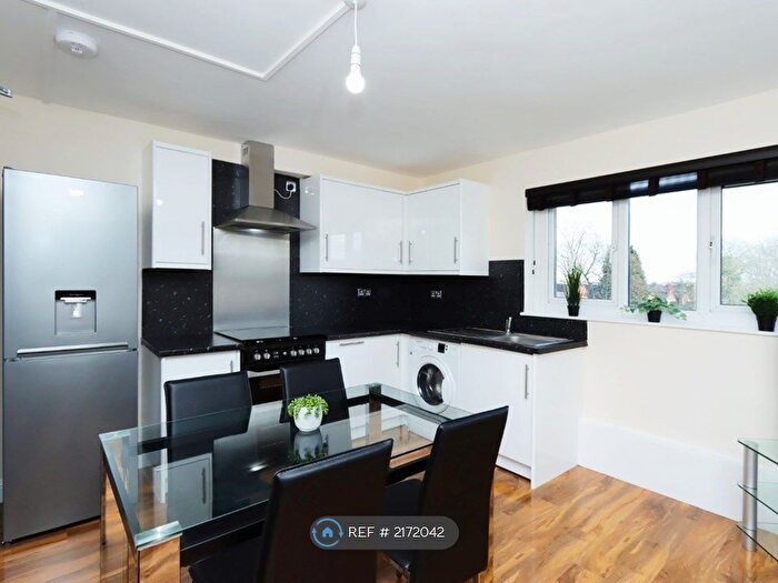 2 Bedroom Flat To Rent In Leigh Road, Birmingham, B8
