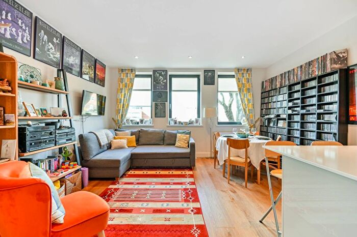 1 Bedroom Flat For Sale In London Road, Isleworth, TW7