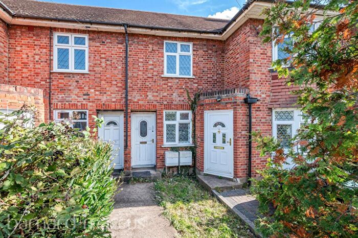 2 Bedroom Maisonette For Sale In Errol Gardens, New Malden, KT3