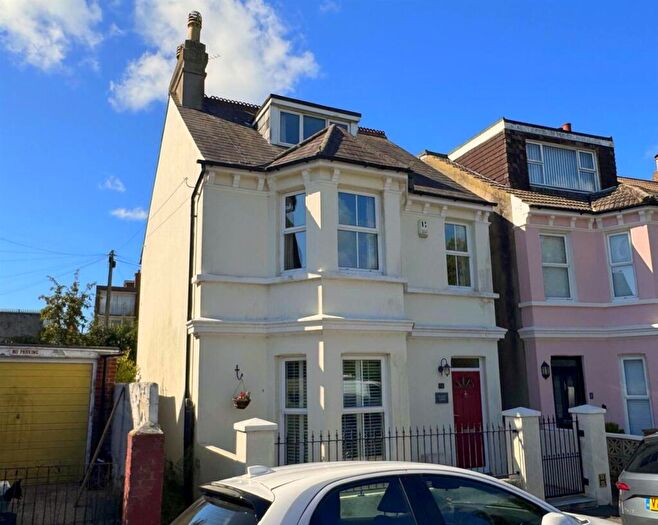 4 Bedroom Detached House For Sale In Gilbert Road, Eastbourne, BN22