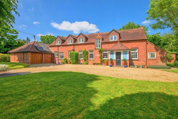 5 Bedroom Detached House For Sale In Peppard Common, Henley-On-Thames, RG9