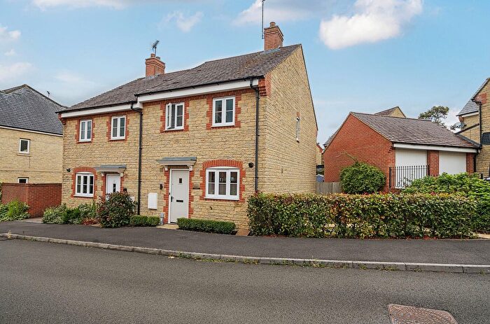 3 Bedroom Semi Detached House For Sale In Russ Avenue, Faringdon, Oxfordshire, SN7