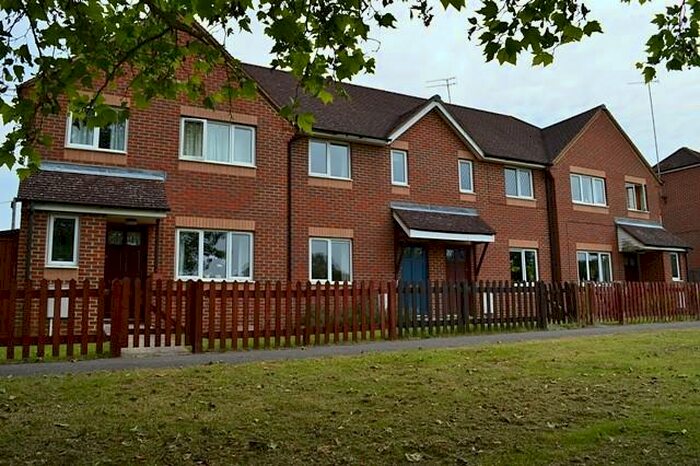 2 Bedroom House To Rent In Bedroom Terraced House In Godalming, GU3