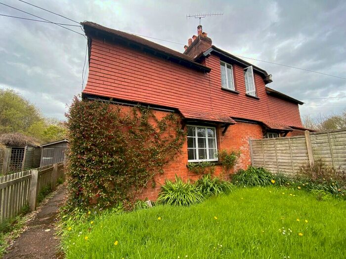 3 Bedroom Semi-Detached House To Rent In Francis Court, EX5