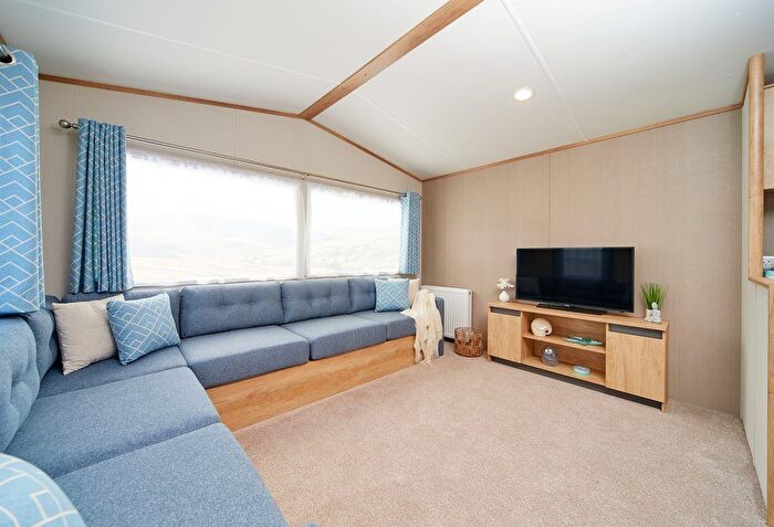 2 Bedroom Park Home For Sale In Hutton Sessay, Thirsk, YO7