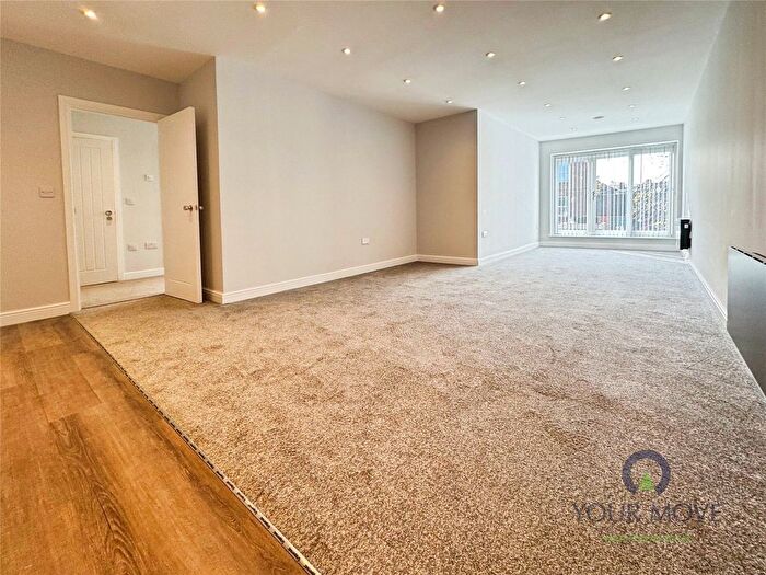 2 Bedroom Flat To Rent In Market Square, Rugeley, Staffordshire, WS15