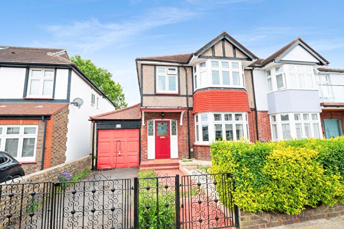 3 Bedroom Semi Detached House For Sale In Willows Avenue, Morden, SM4