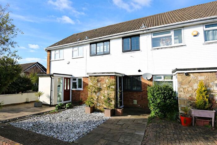 3 Bedroom Terraced House For Sale In Chertsey Road, Ashford, TW15