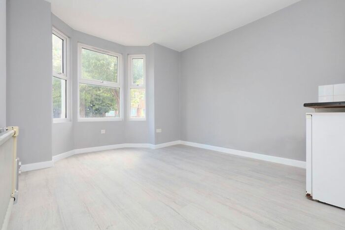 Studio To Rent In Marmadon Road, London, SE18