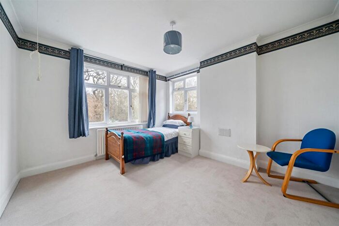 3 Bedroom End Of Terrace House For Sale In Cherrywood Lane, Morden, SM4